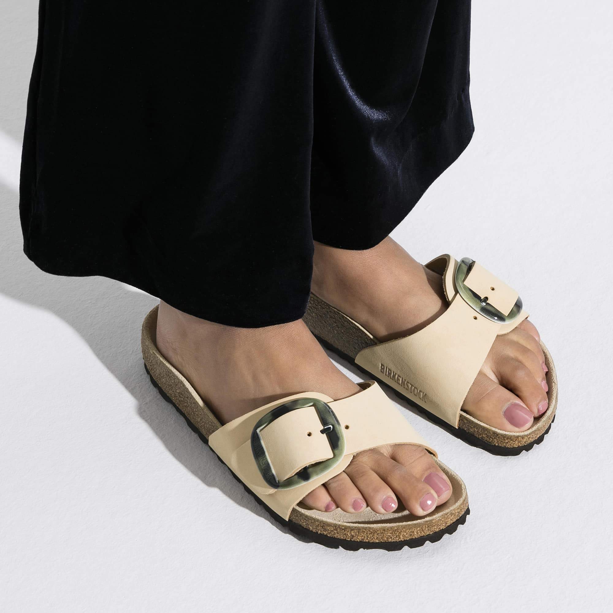 Madrid Big Buckle Nubuck Leather - Image 8