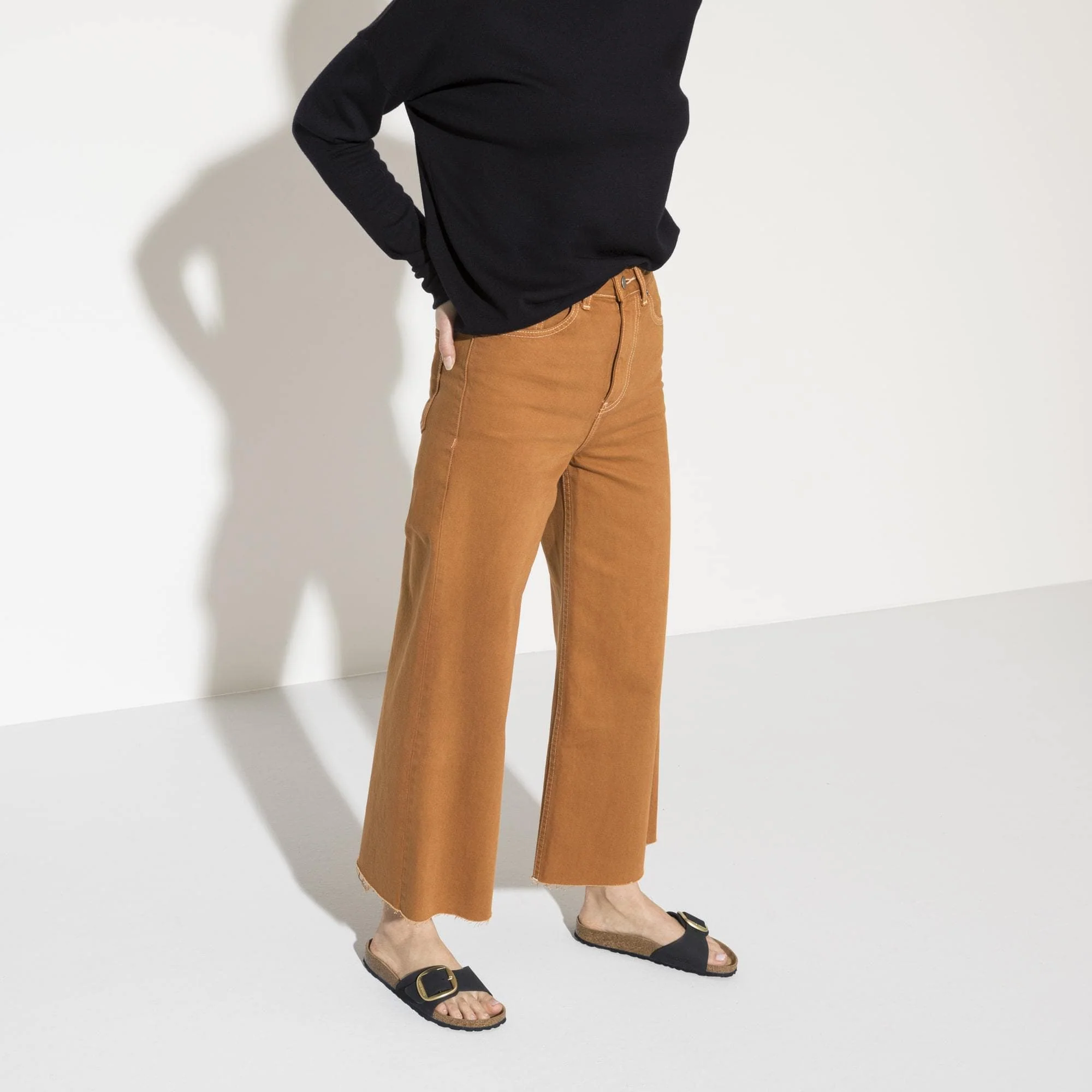 Madrid Big Buckle Nubuck Leather - Image 7