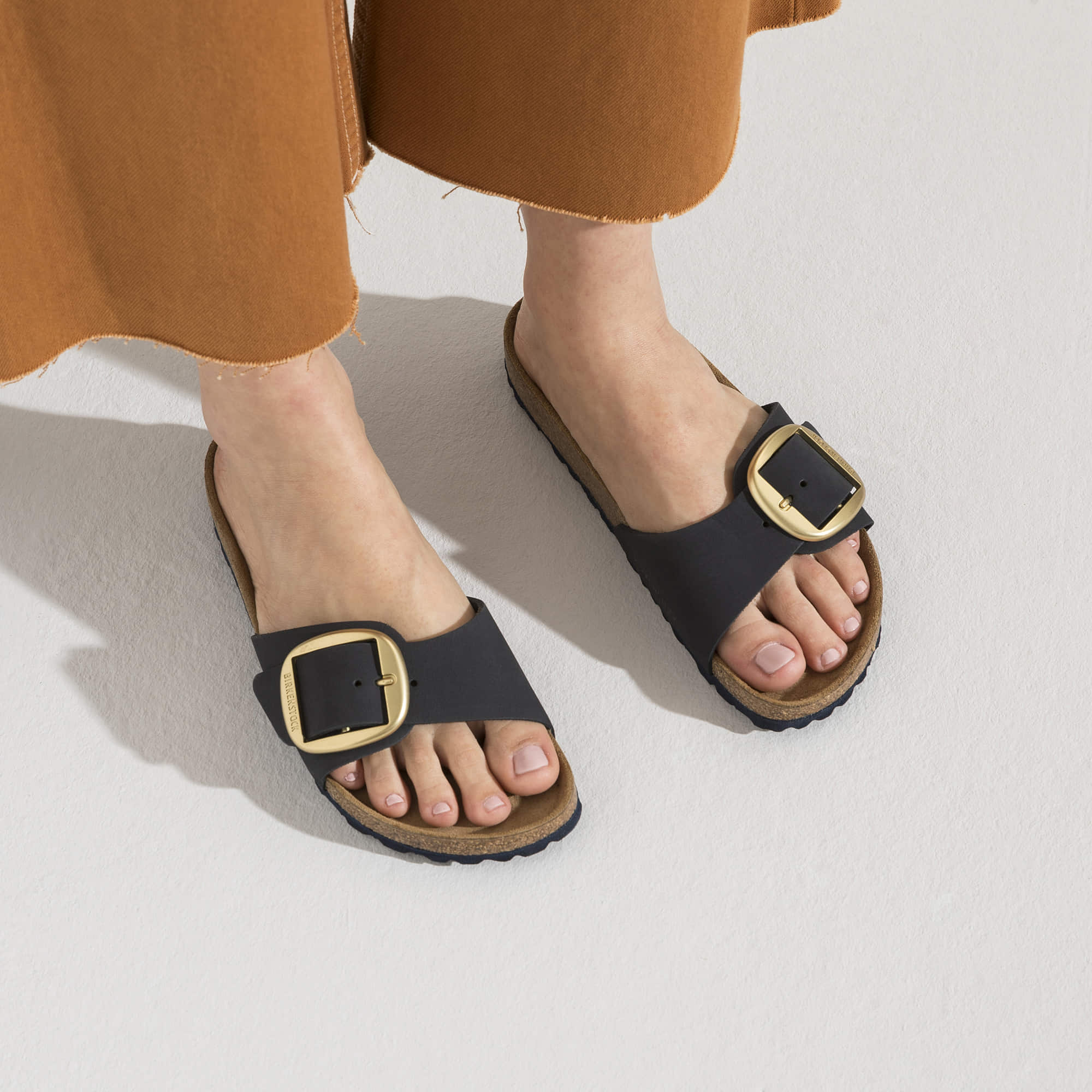 Madrid Big Buckle Nubuck Leather - Image 8